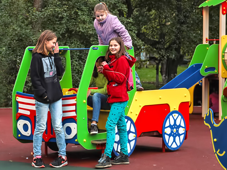 Уличная детская игровая площадка